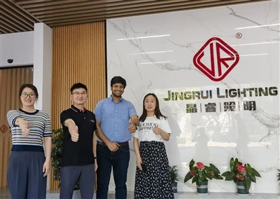 Produsen Dubai Mengunjungi Pabrik Pencahayaan JR Shanghai Untuk Membahas Solu...